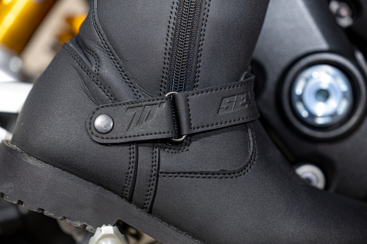 WOMANS BLACK BOOTS SD-BC11 BY SEVENTY DEGREES